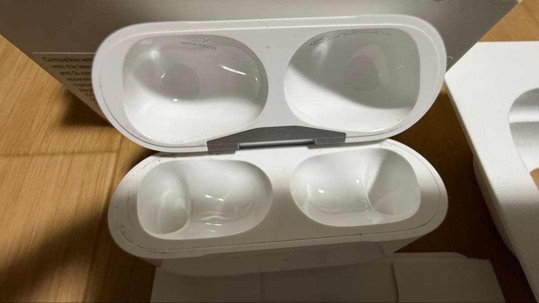 美品　AirPods Pro 2 (USB-C) 本体