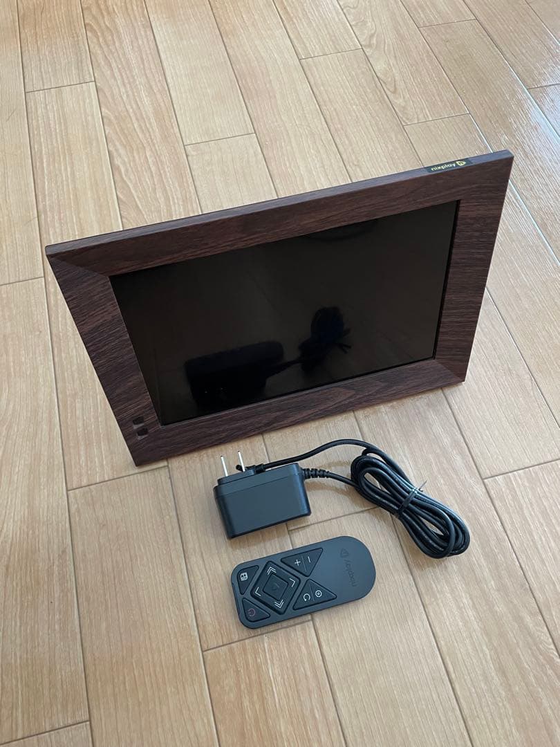Nixplayスマートデジタルフォトフレーム ウッド調　10.1インチ