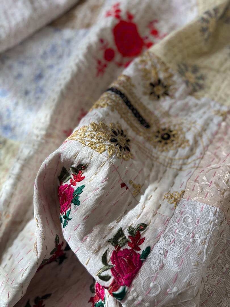 ラリーキルト　インド刺繍　カンタキルト　ヴィンテージ　マルチカバー