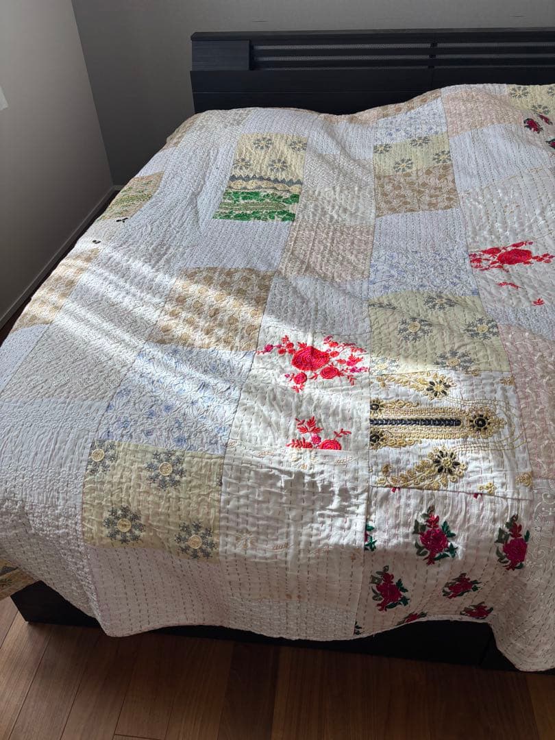 ラリーキルト　インド刺繍　カンタキルト　ヴィンテージ　マルチカバー