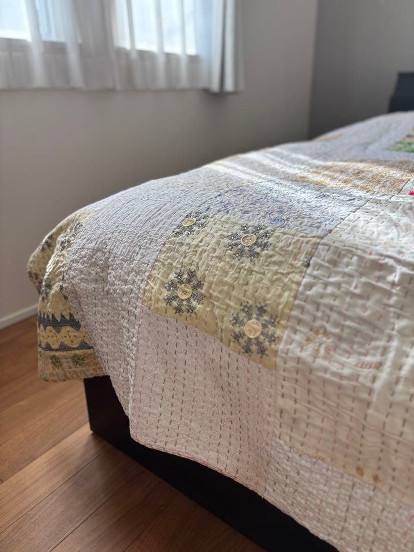 ラリーキルト　インド刺繍　カンタキルト　ヴィンテージ　マルチカバー