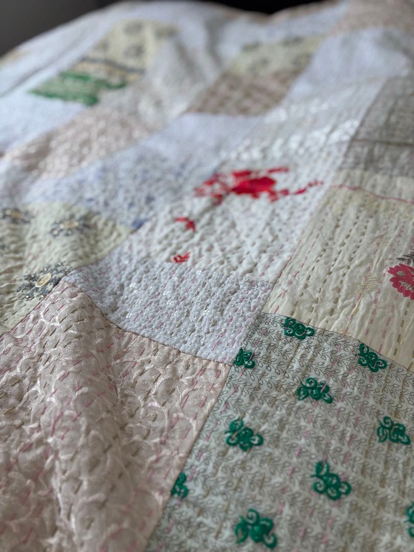 ラリーキルト　インド刺繍　カンタキルト　ヴィンテージ　マルチカバー