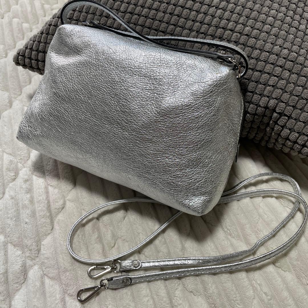 ジャンニキアリーニ　ショルダーバッグ　アリファ　Mサイズ　シルバー