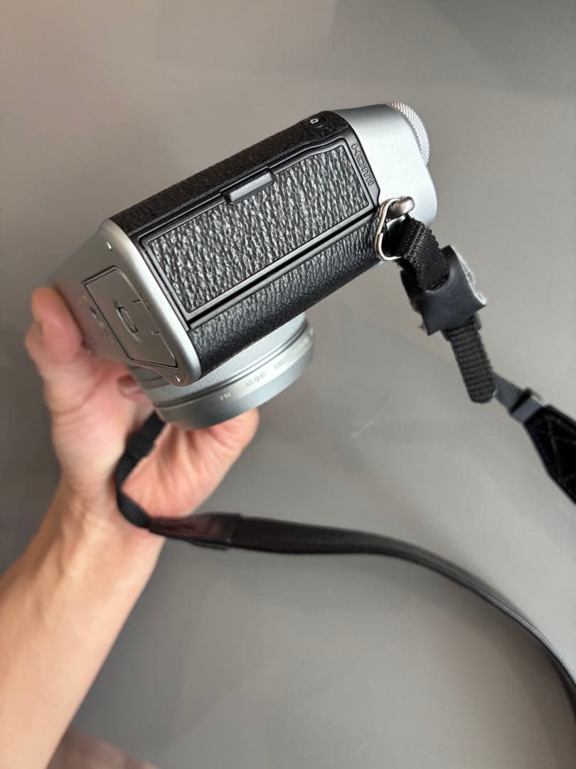 【美品】富士フイルム　X100V シルバー　おまけ複数 ワンオーナー　FUJI