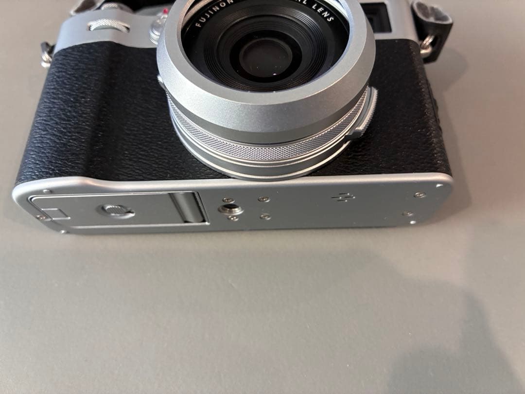 【美品】富士フイルム　X100V シルバー　おまけ複数 ワンオーナー　FUJI