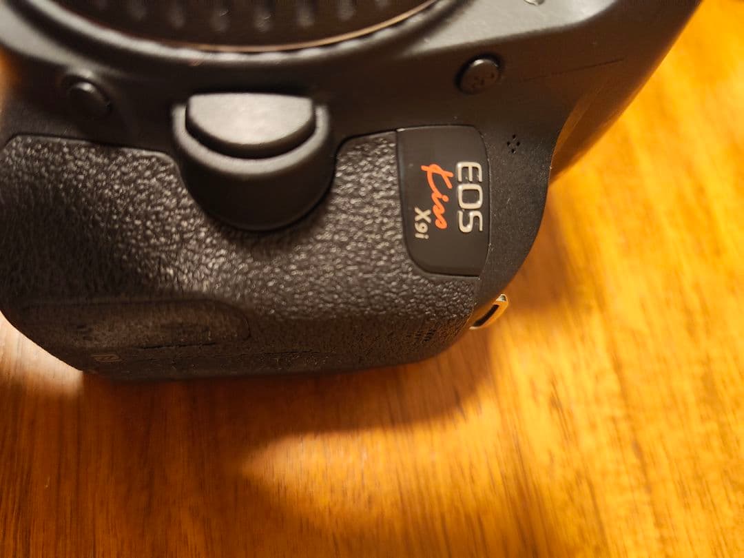 【ジャンク】Canon EOS Kiss X9i デジタル一眼レフカメラ