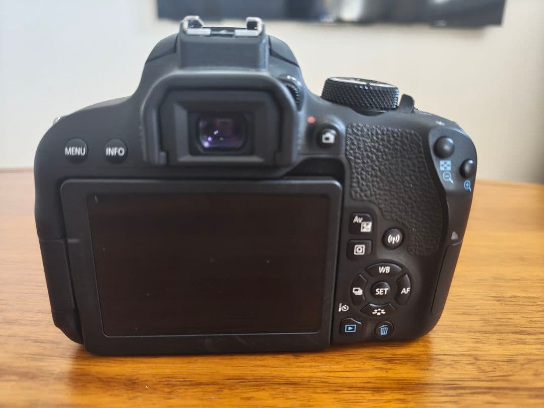 【ジャンク】Canon EOS Kiss X9i デジタル一眼レフカメラ