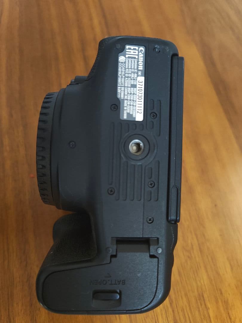 【ジャンク】Canon EOS Kiss X9i デジタル一眼レフカメラ