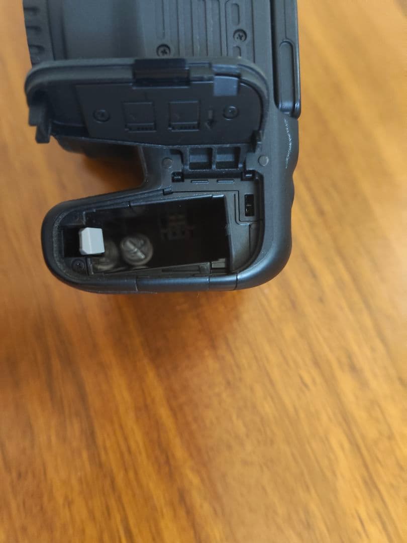 【ジャンク】Canon EOS Kiss X9i デジタル一眼レフカメラ