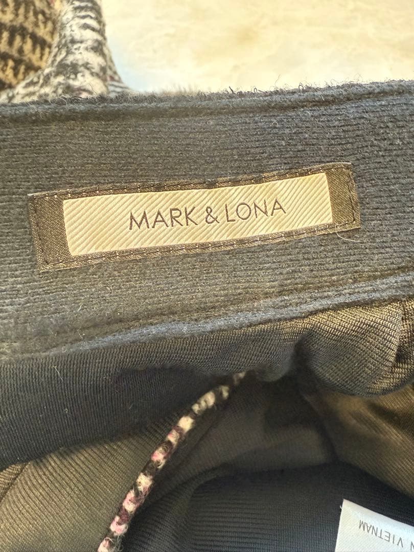 【MARK & LONA】ショートパンツとニーハイソックスのセット 36サイズ