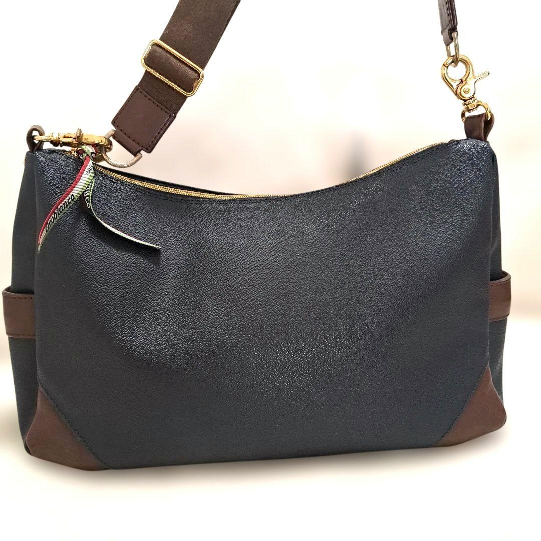 【美品】オロビアンコ レザーショルダーバッグ 革ロゴタグ&ゴールド金具 ネイビー
