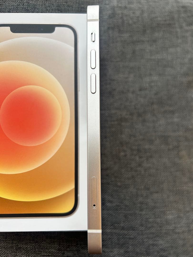 iPhone12 64GB ホワイト 箱付き 美品 バッテリー77%