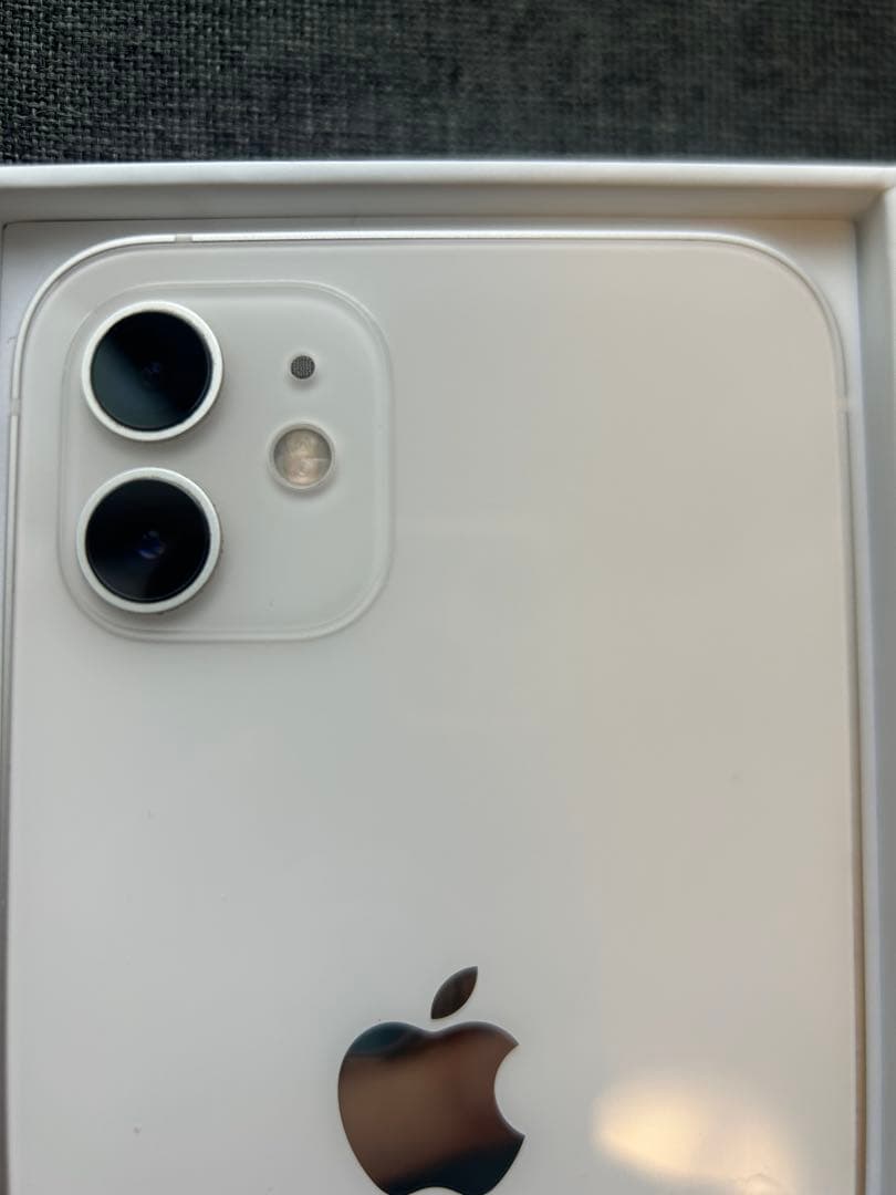 iPhone12 64GB ホワイト 箱付き 美品 バッテリー77%