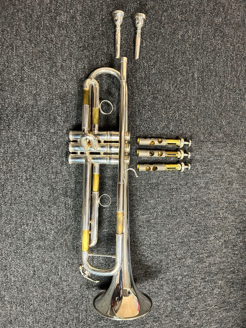 トランペット　YTR8335RS Xeno SOLUTE