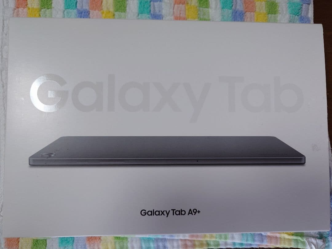Galaxy Tab A9+ 本体と専用カバー