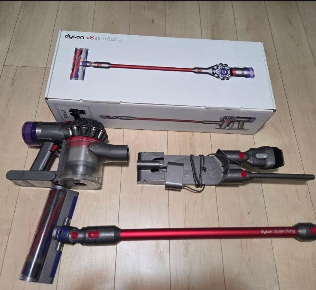 正規箱ＬＥＤノズル付ダイソン V8 純正Slimスティッククリーナー本体