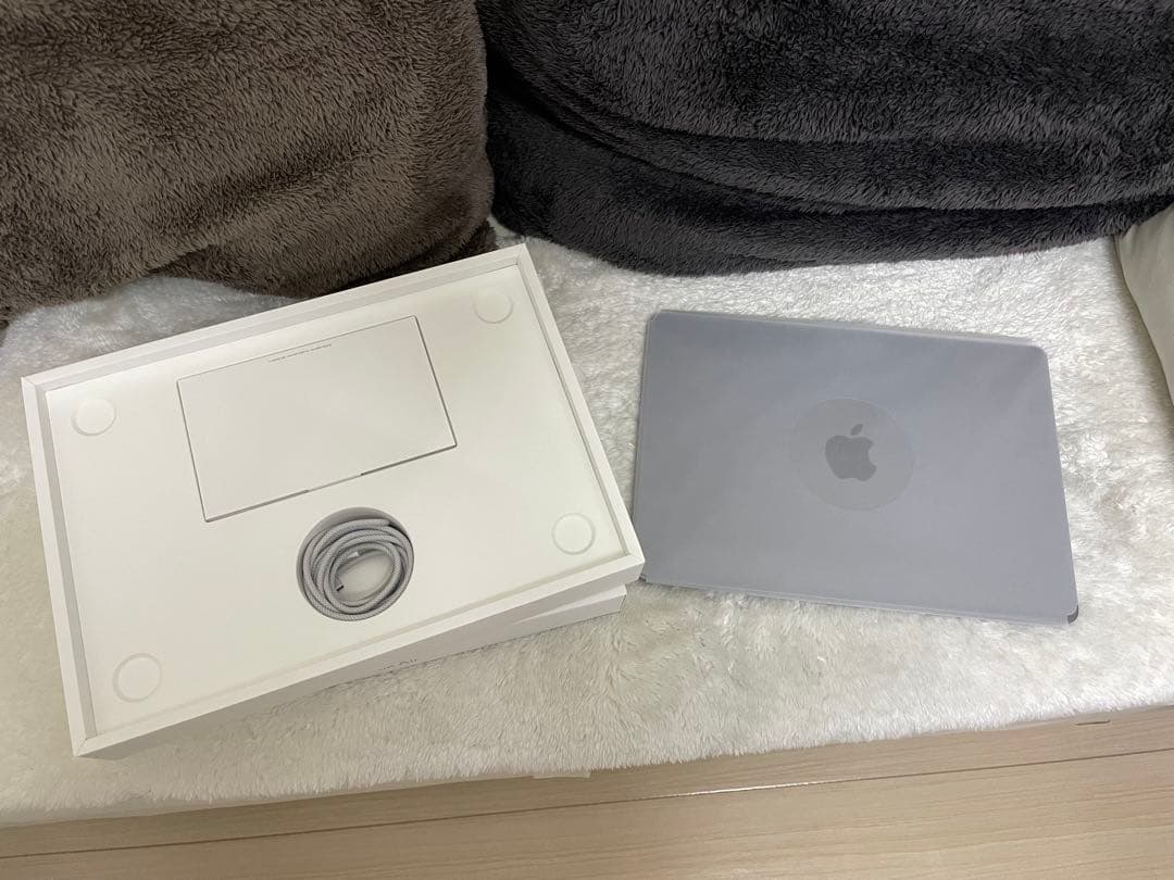 MacBook Air M2 USキー 256GB / 8GB