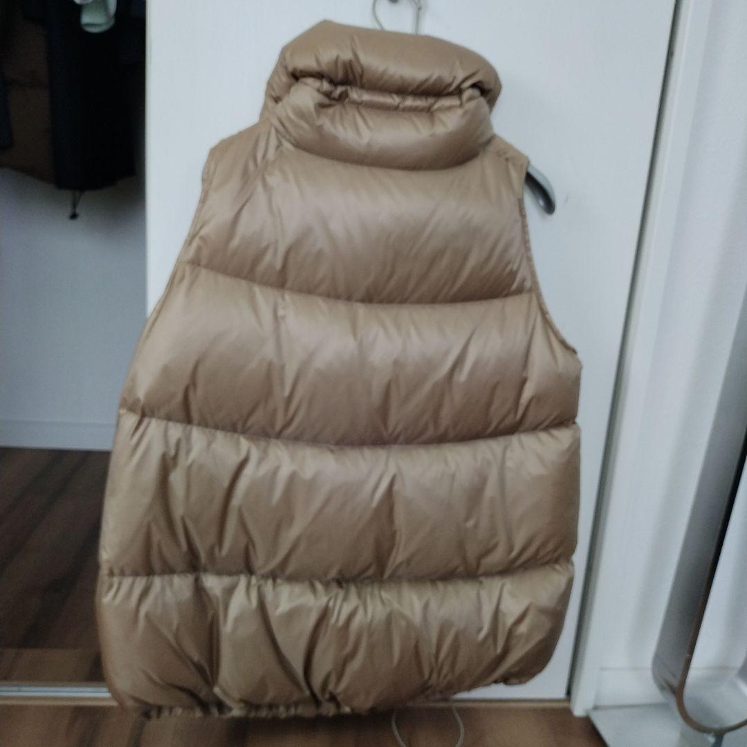 ベージュ ダウンベスト　未使用