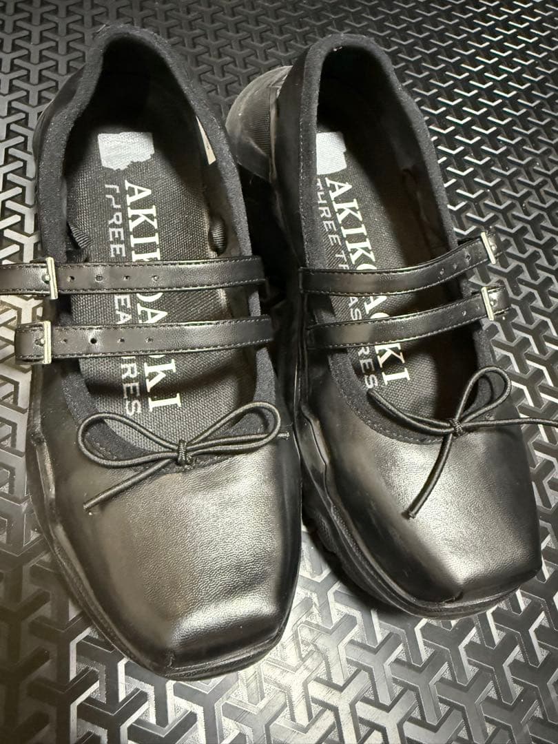 AKIKOAOKI アキコアオキ スニーカー　ローファー 24 ブラック