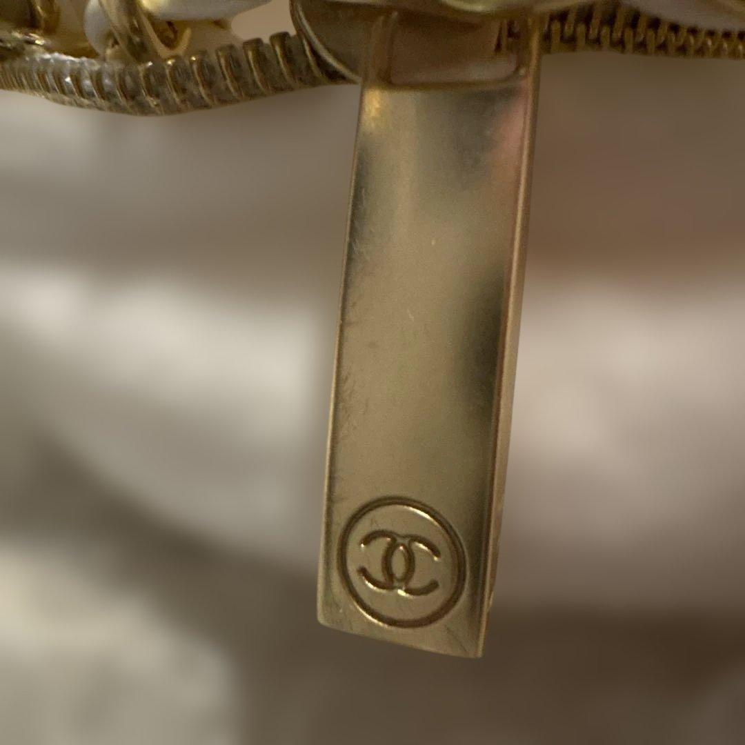 購*読様 CHANEL ホワイト フリースポーチ ノベルティ チェーンショルダー