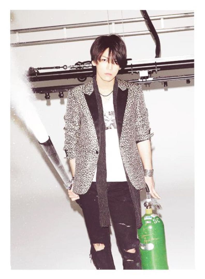 亀梨さん着用　サンローランパリ ベイビーキャット　テーラードジャケット