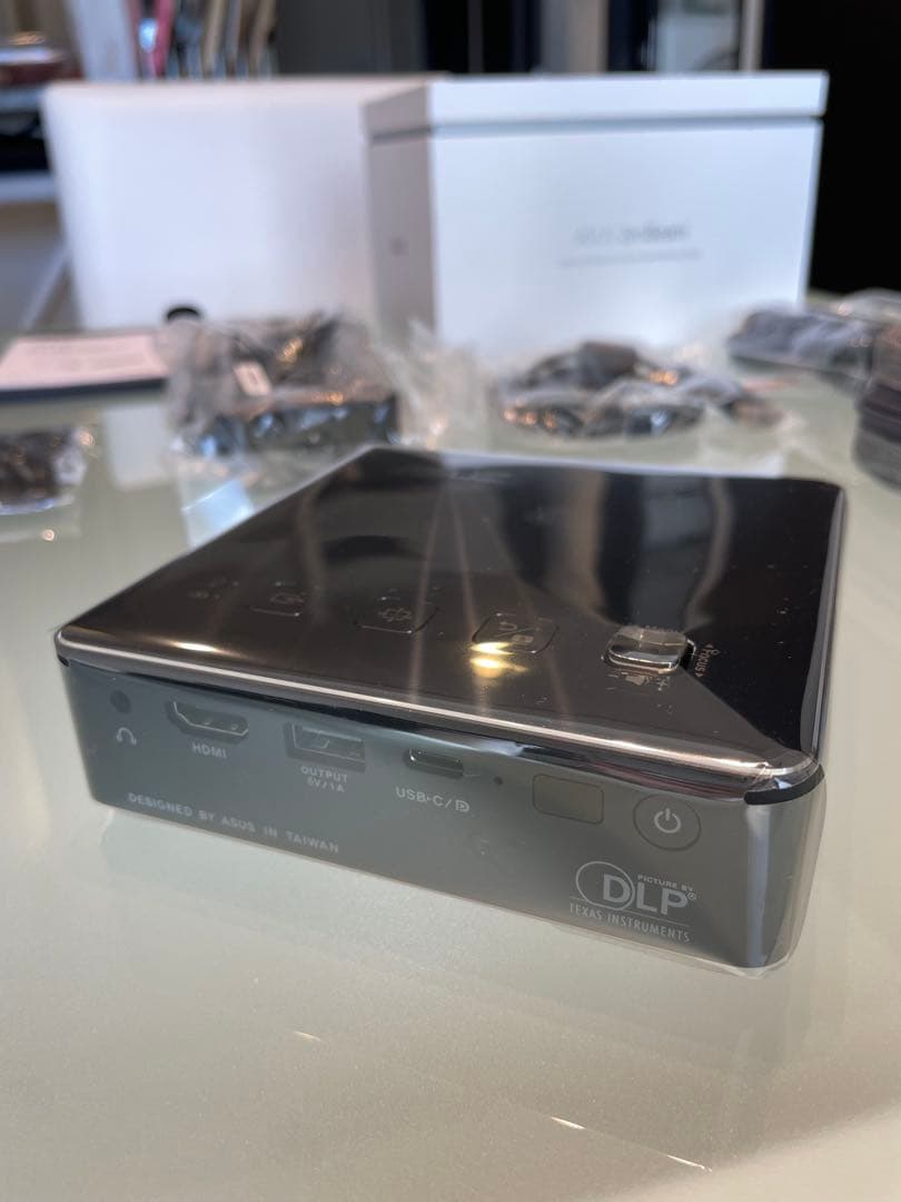 ASUS プロジェクター S2 LED Projector