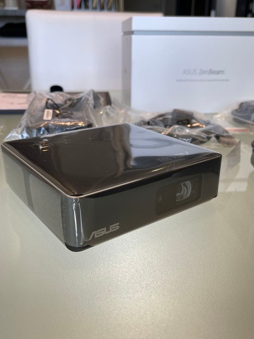 ASUS プロジェクター S2 LED Projector