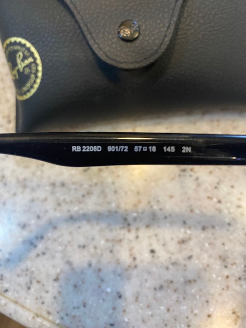 レイバン　サングラスRB2206D　901/72ブラック国内正規品