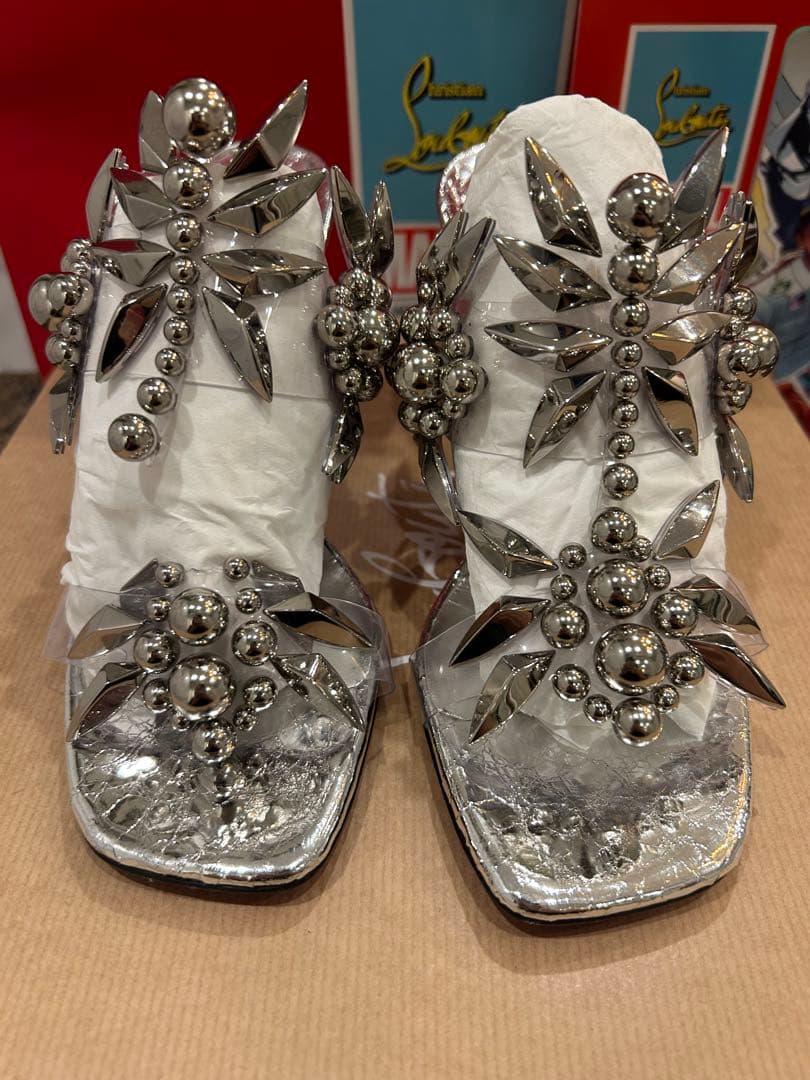 クリスチャンルブタン×マーベルコラボ　限定品