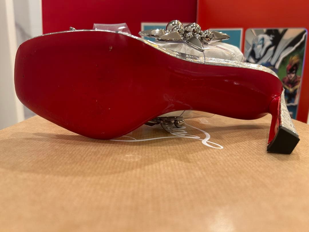 クリスチャンルブタン×マーベルコラボ　限定品