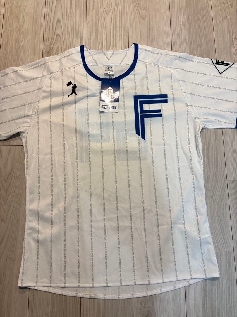 日本ハムファイターズ　田宮裕涼　直筆サイン入りユニフォーム Mサイズ