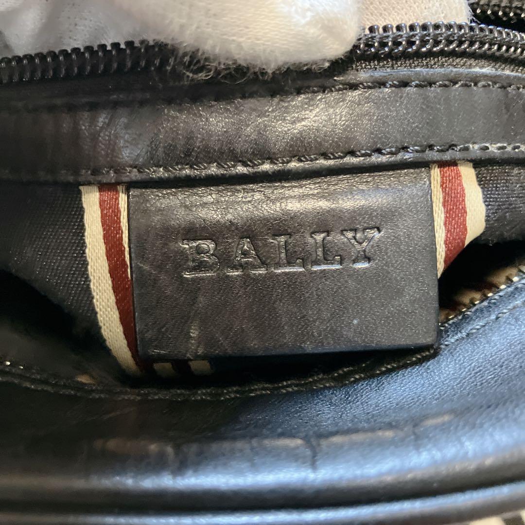 【美品】 BALLY レザー ショルダーバッグ サコッシュ スクエア ブラック