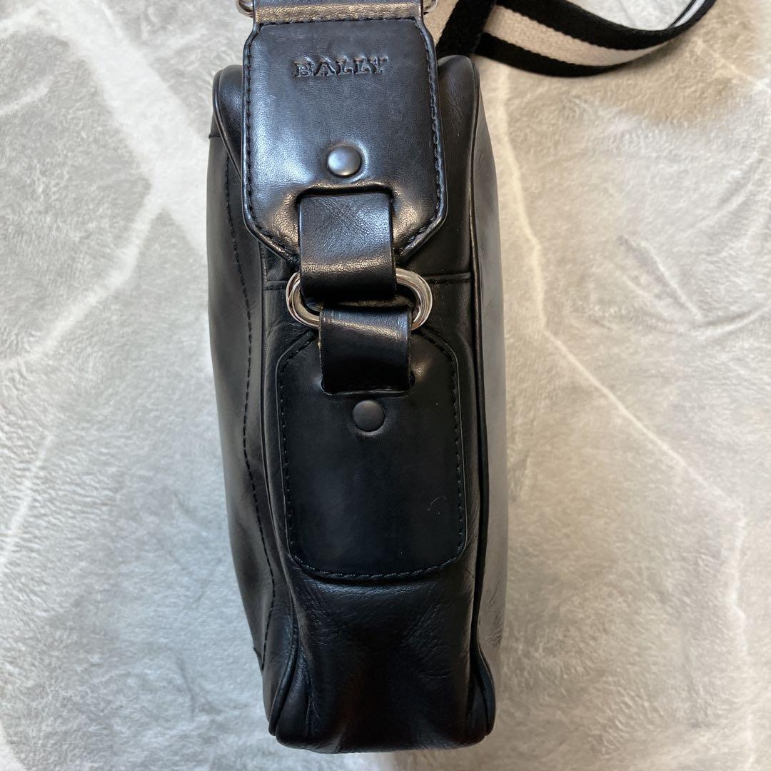 【美品】 BALLY レザー ショルダーバッグ サコッシュ スクエア ブラック