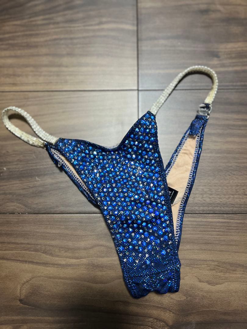 コンテスト用ビキニ