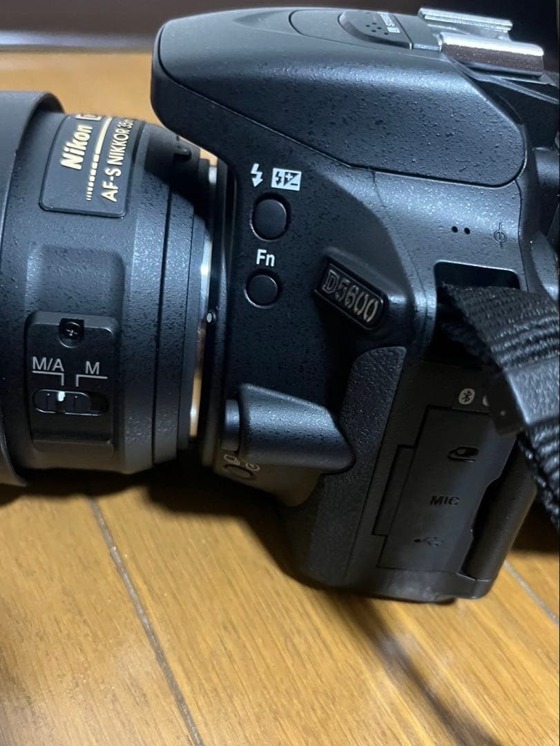一眼レフ　Nikon D5600 ダブルズームキット