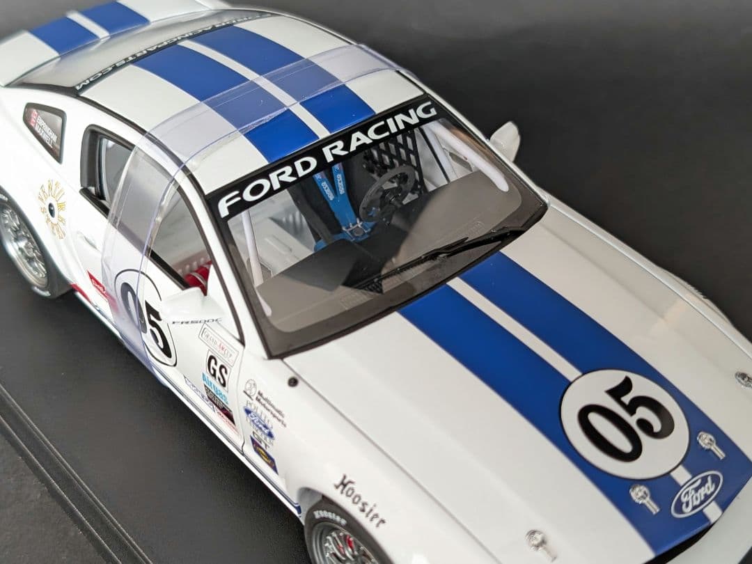 オートアート 1/18 フォード マスタング FR500C 2005 #5