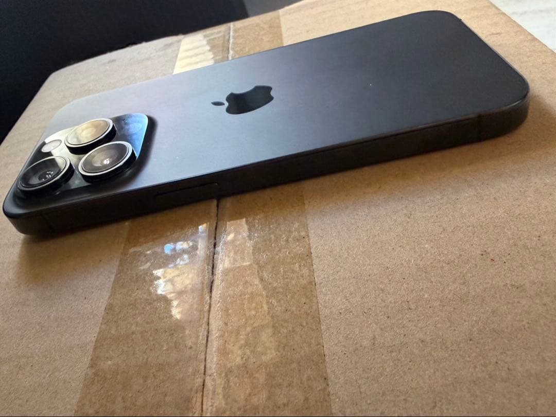 あまとう iPhone15pro 本体のみ simフリー