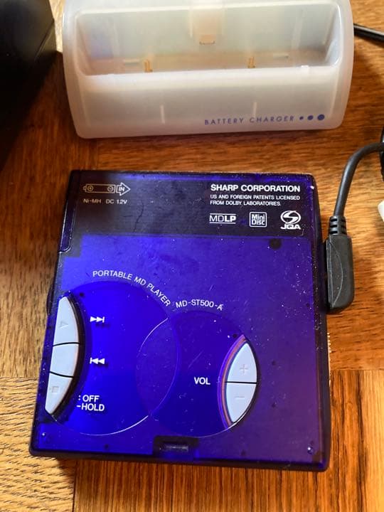 MDプレイヤー　シャープ製　おまけで8枚のディスク付き