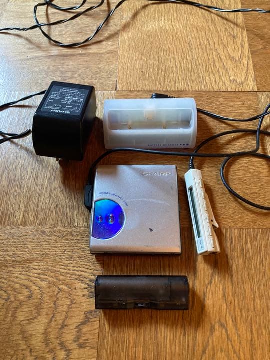 MDプレイヤー　シャープ製　おまけで8枚のディスク付き