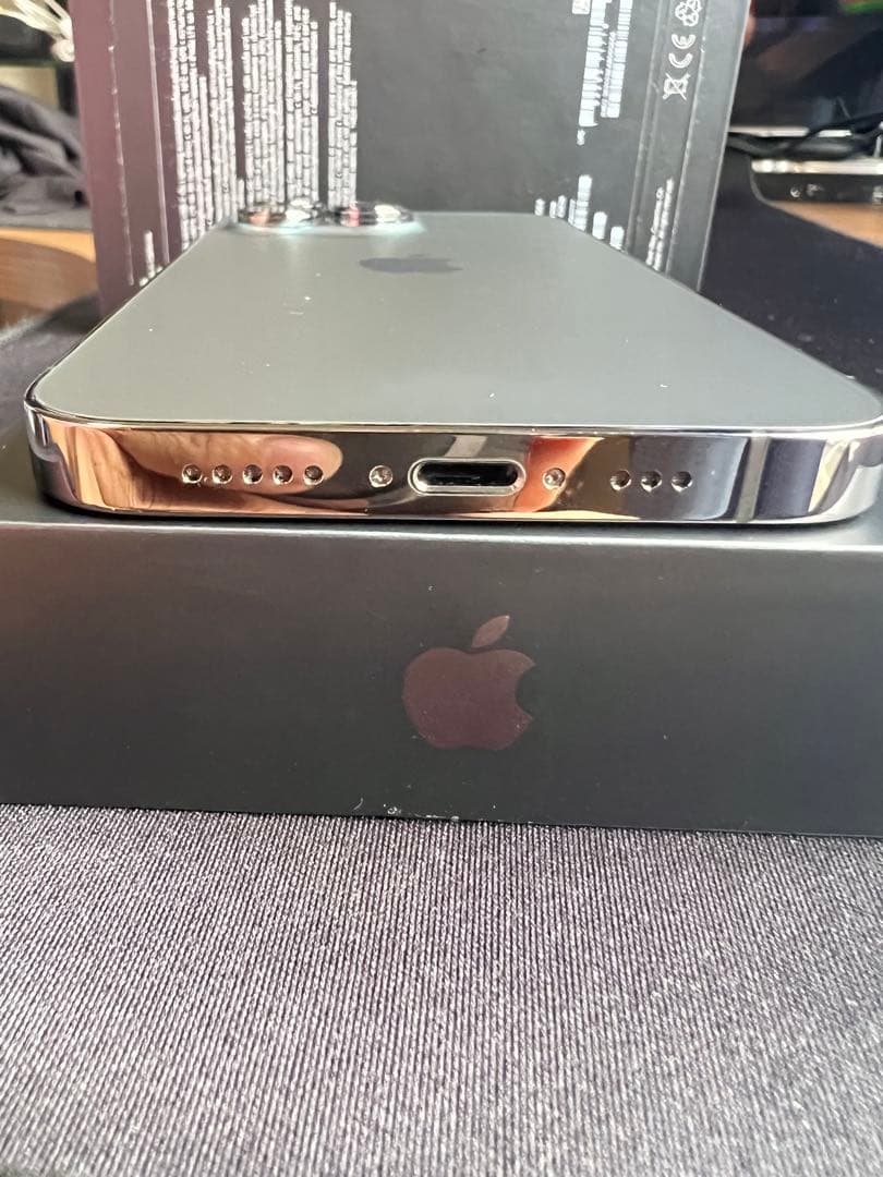 iPhone 13 Pro 512GB ブラック（中古・シャッター音なし）