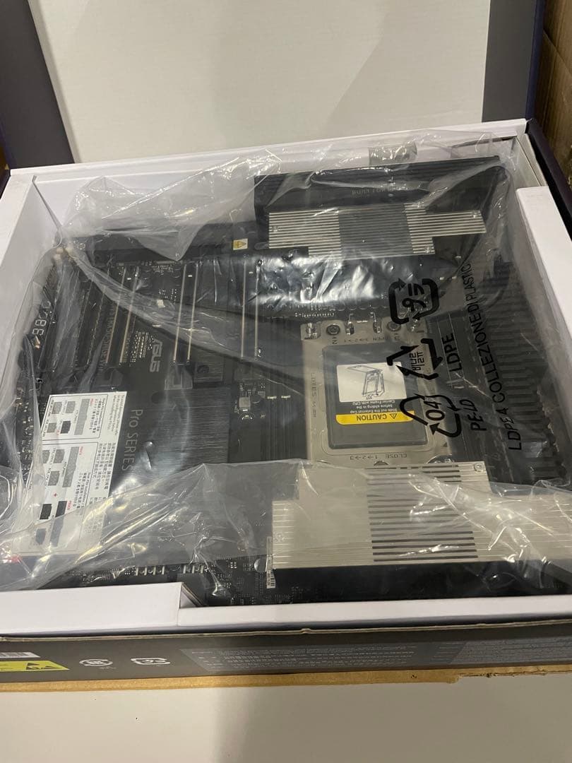 ASUS Pro WS TRX50-SAGE WIFI AMD マザーボード