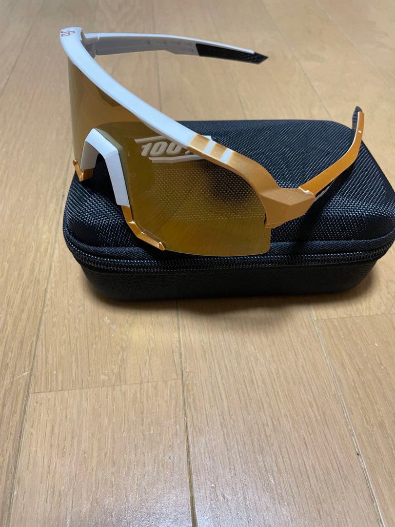 ⚠️限定価格⚠️ワンハンドレッド　100% サングラス