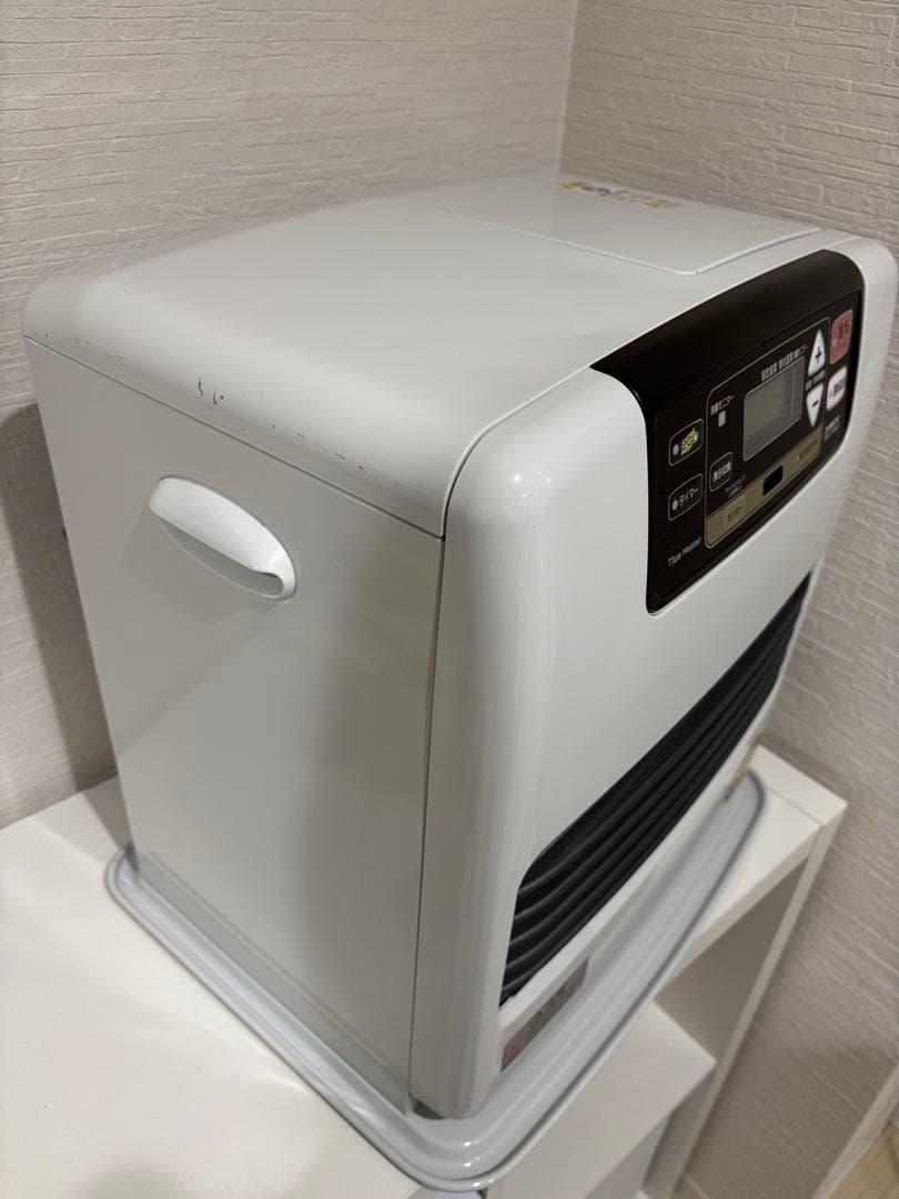 62.石油ストーブ　ダイニチ　ホワイト　ファンヒーター　14年製