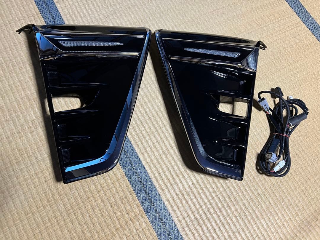 80系 後期 ヴォクシー シグネチャーイルミブレード フォグカバー付