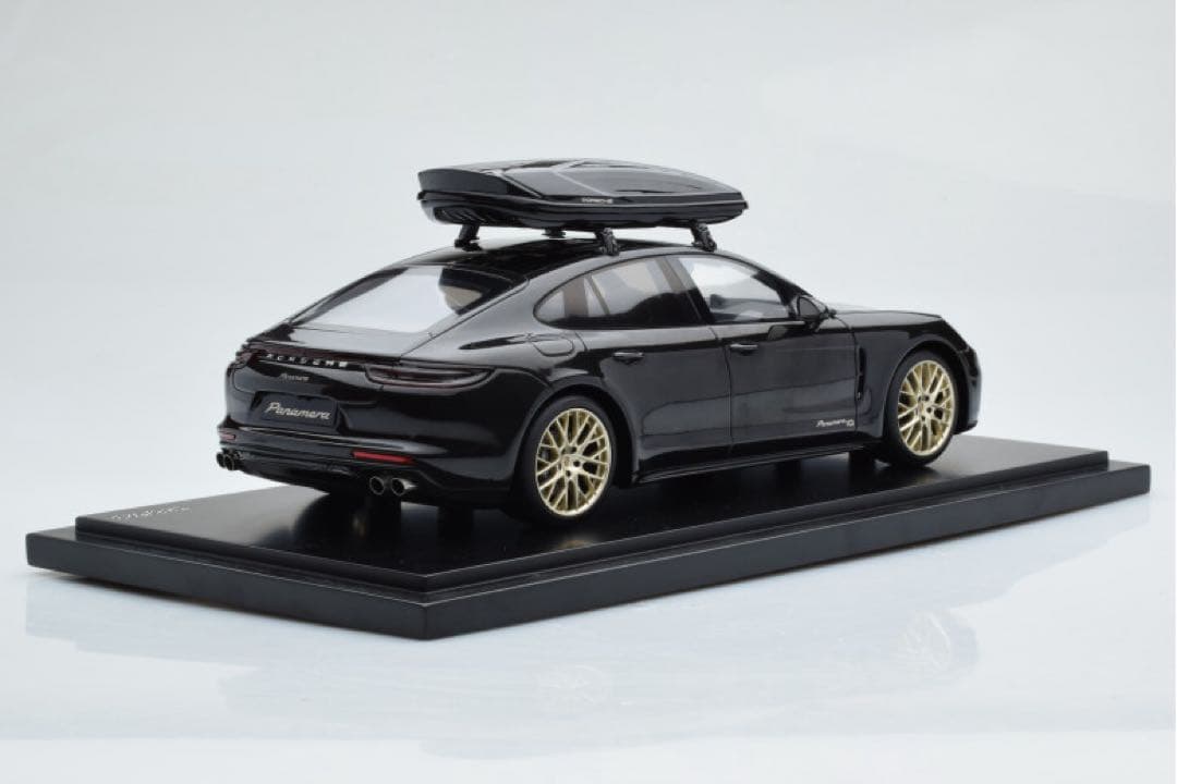 ポルシェ パナメーラ PORSCHE PANAMERA 10year 1/18