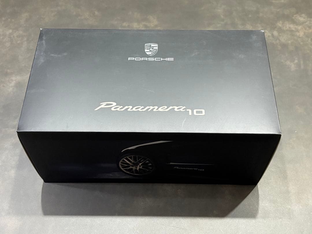 ポルシェ パナメーラ PORSCHE PANAMERA 10year 1/18