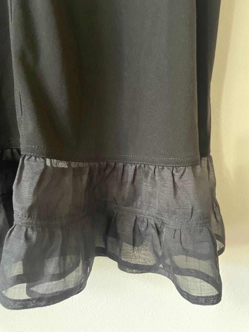 トクコプルミエブォルシフォン風半袖花柄チュニック/白黒