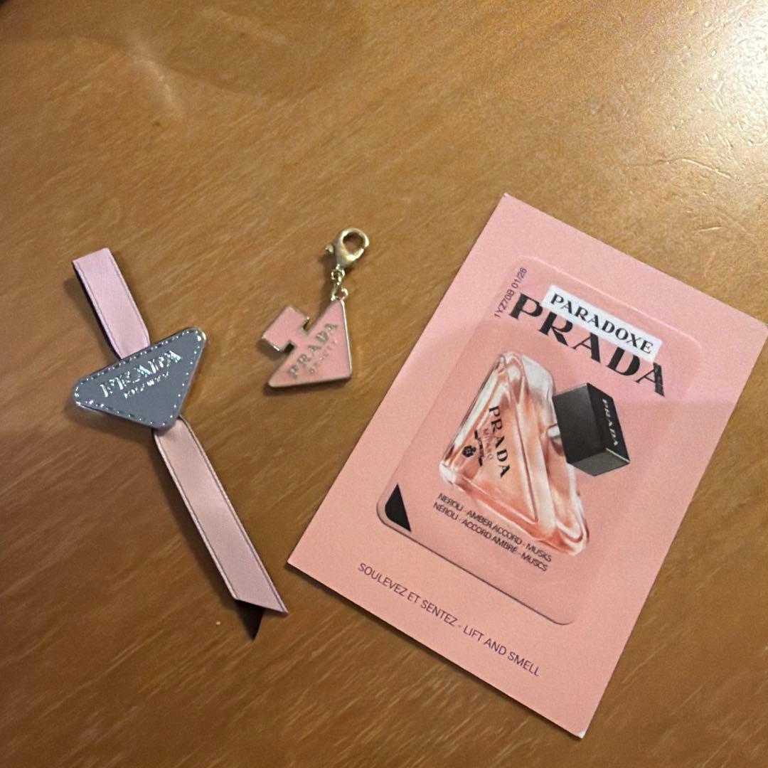 【新品】PRADA リセット セッティング パウダー 届きたて　＋アルファ