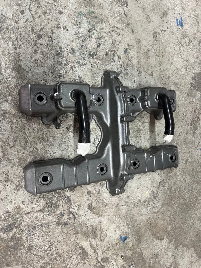 ゼファー1100 ヘッドカバー