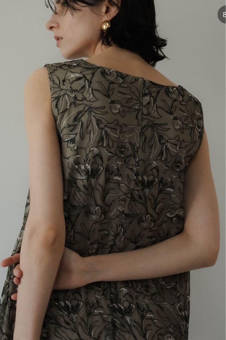 LE'RURE リルアー　スリーブレススカラップドレス　カーキ